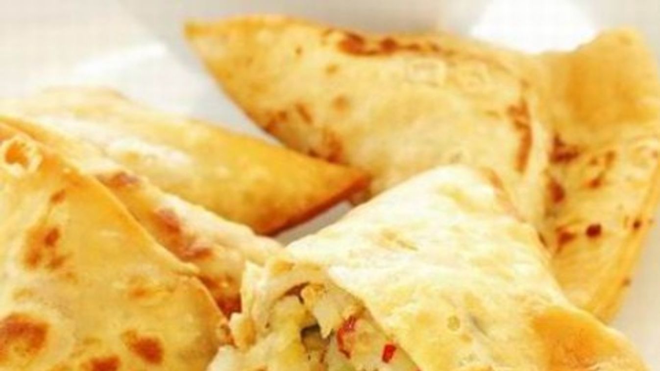 Fűszeres burgonya-samosa