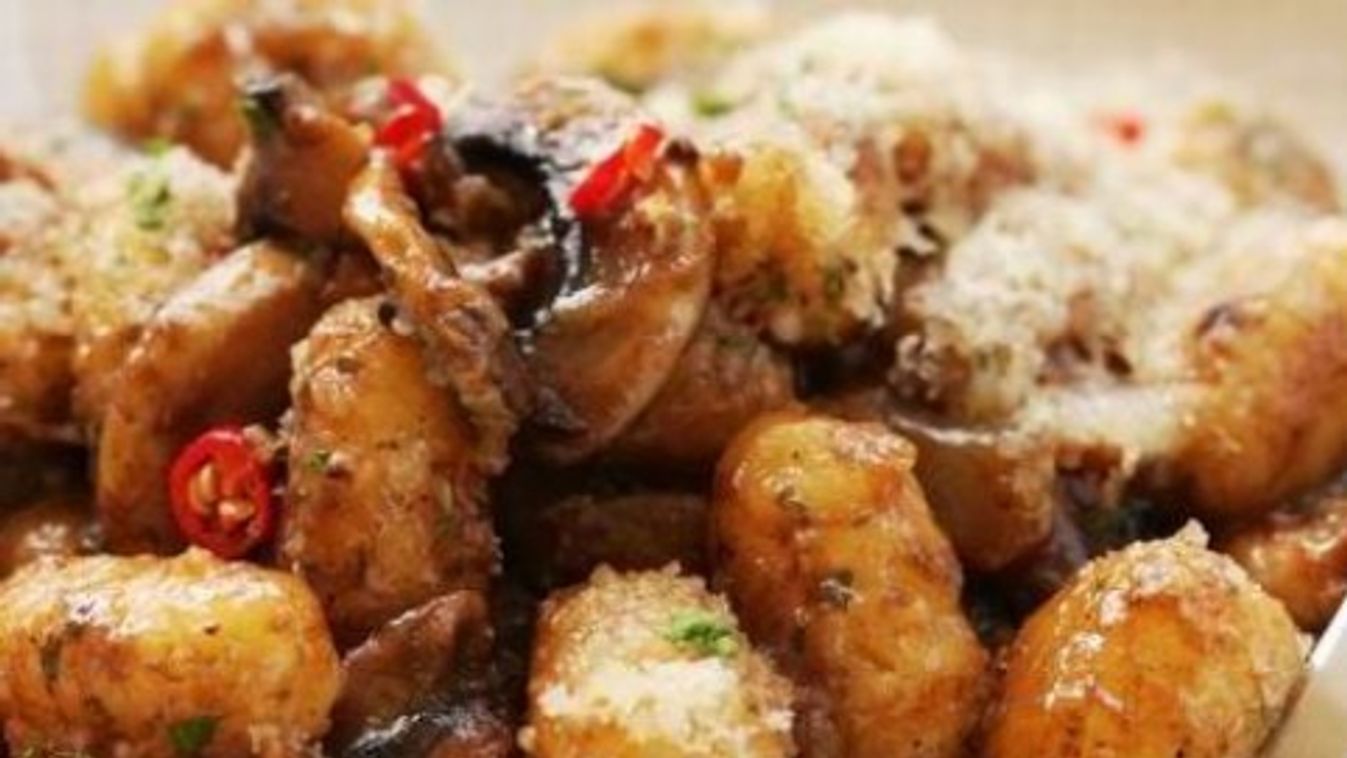 Krumplinudli gombás raguban (Gnocchi di Patate al Ragú di Funghi)