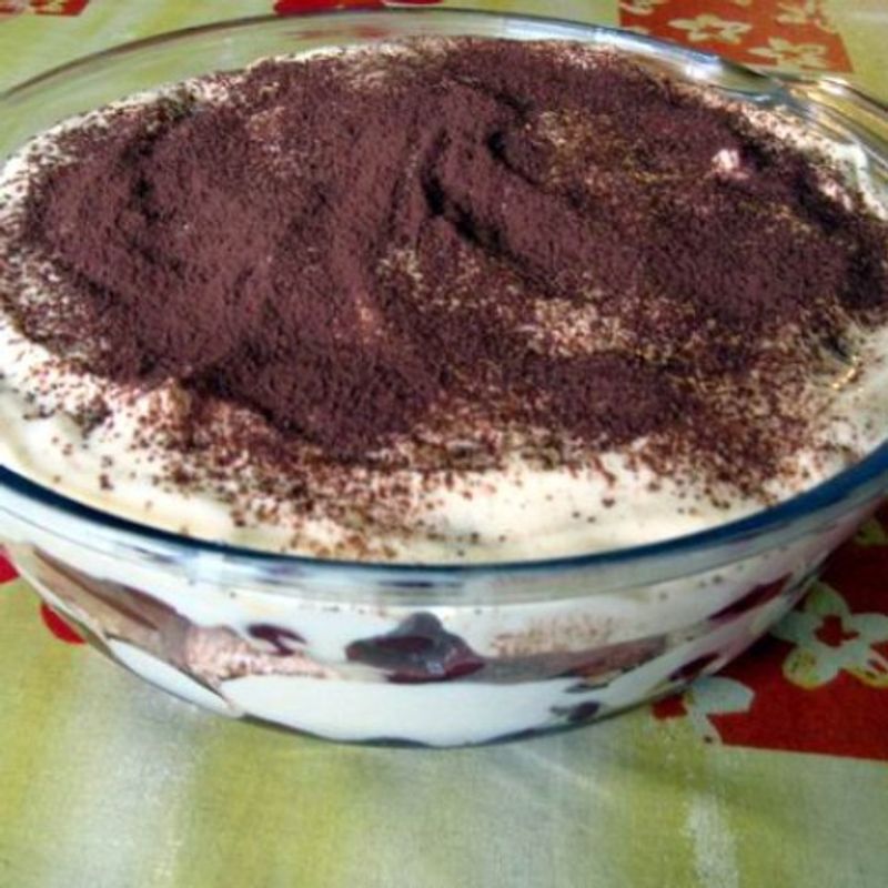 Meggyes tiramisu