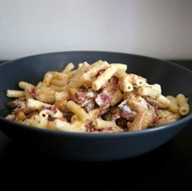 Baconös-tejszínes penne bébi kukoricával