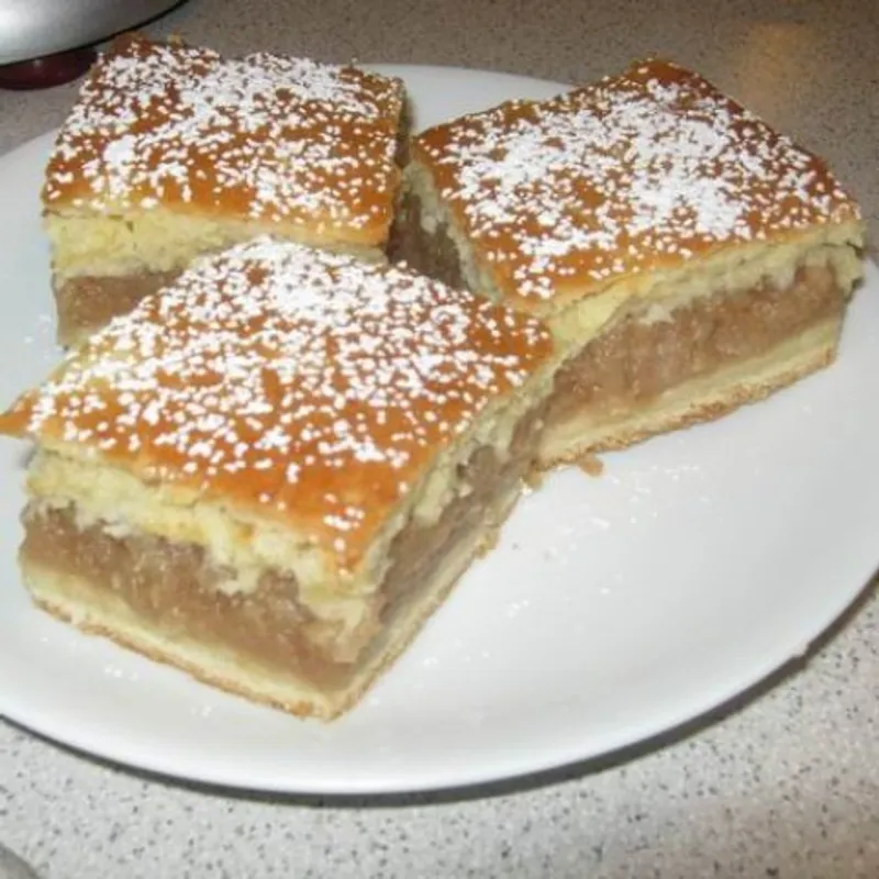 Almás pite dióval