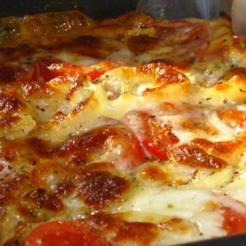 Sonkás-mozzarellás pizza