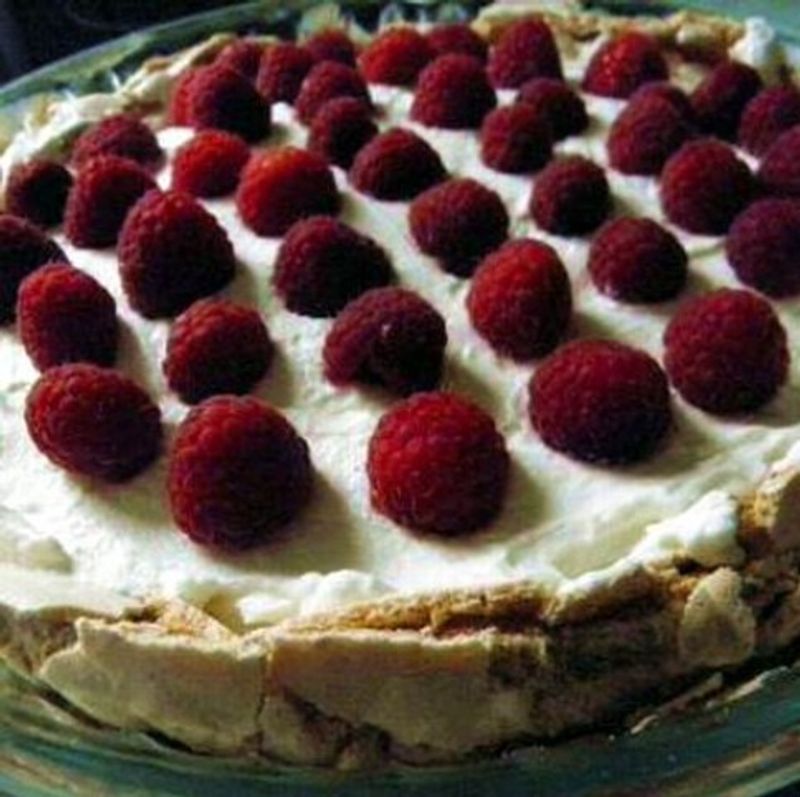 Málnás Pavlova torta