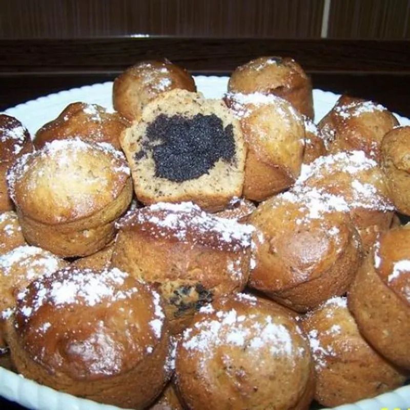 Diós muffin mákos töltelékkel