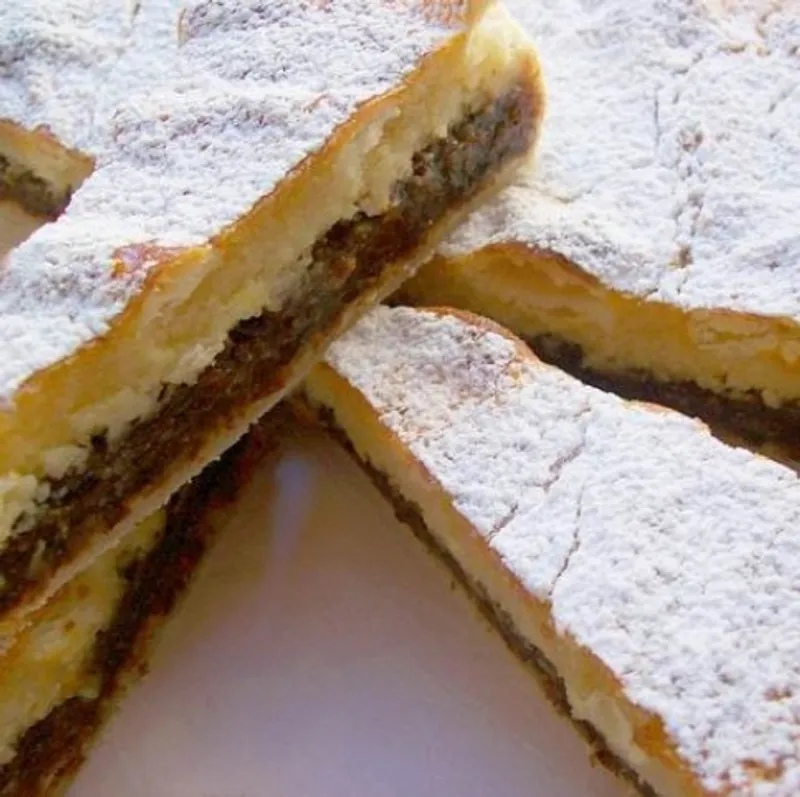 Marcipánkrémes-aszaltszilvás pite