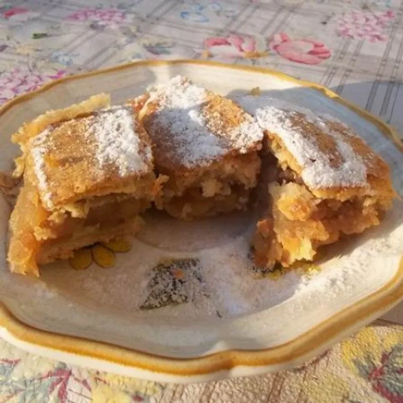 Almás pite dióval és rummal