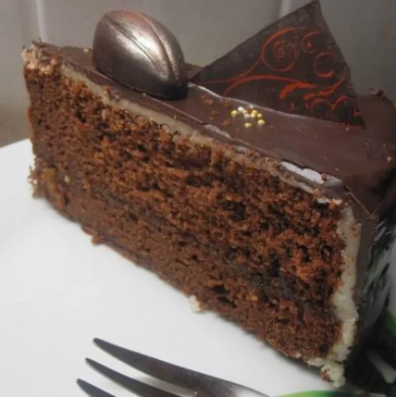 Sacher torta marcipánosan