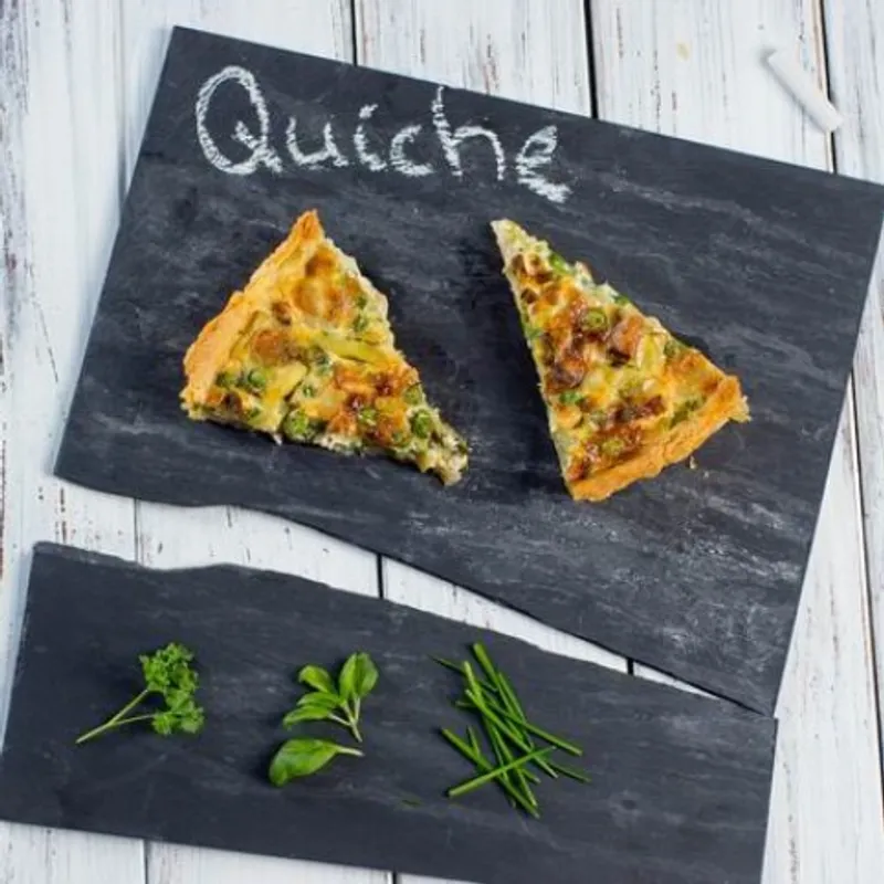 Zöldfűszeres-kecskesajtos quiche