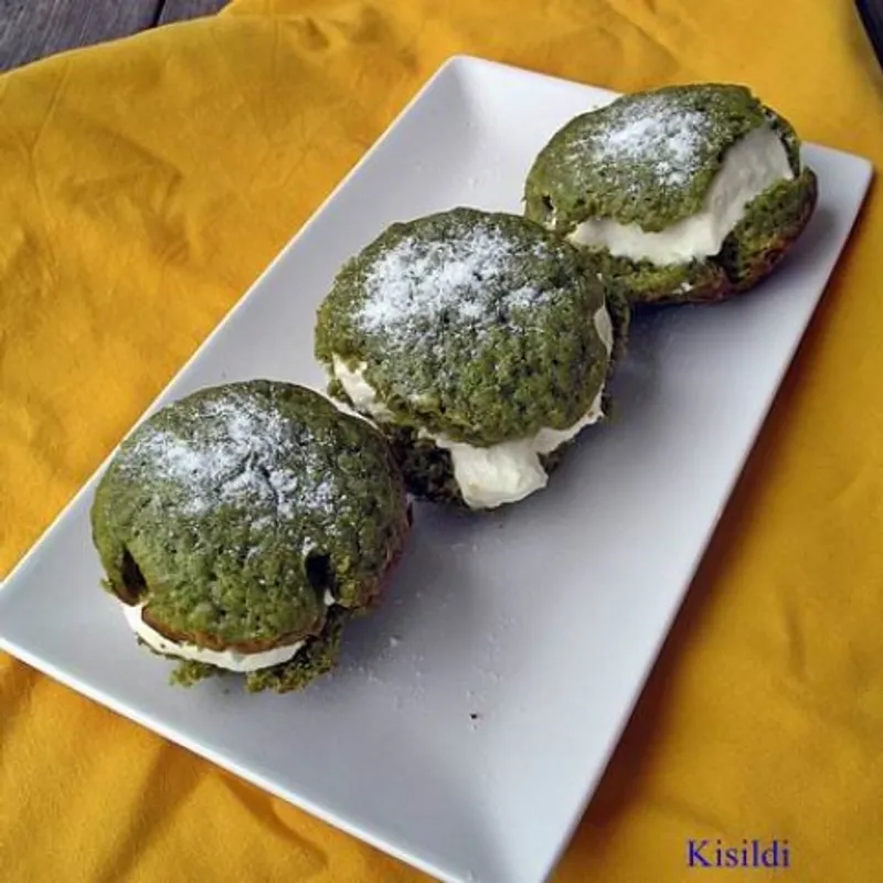 Matcha cupcake passiógyümölcsös krémmel