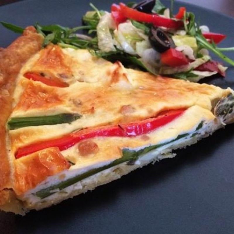 Spárgás-paprikás quiche