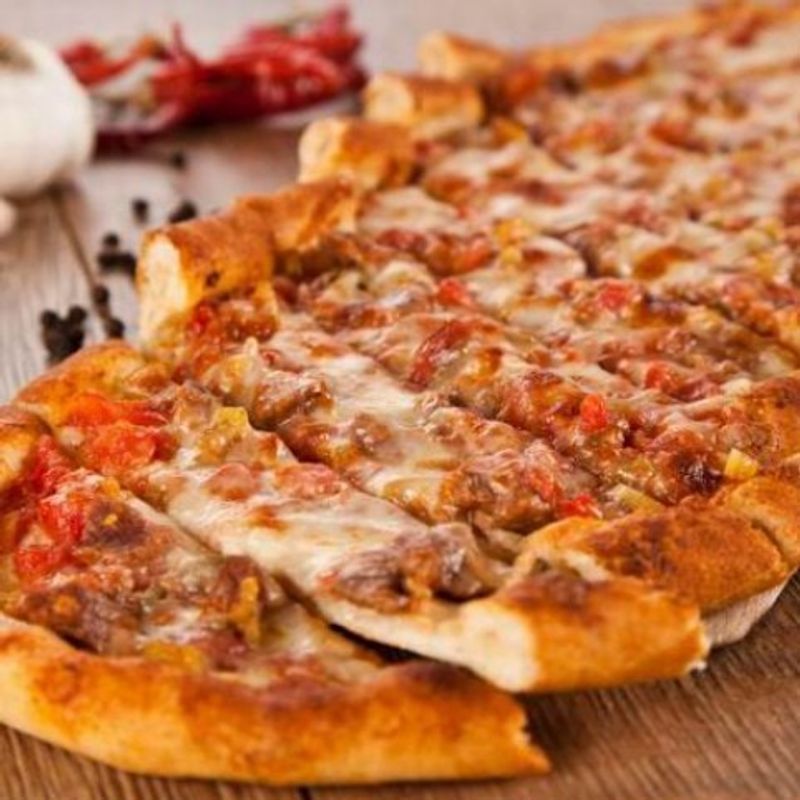 Lahmacun (török pizza bárányhússal)