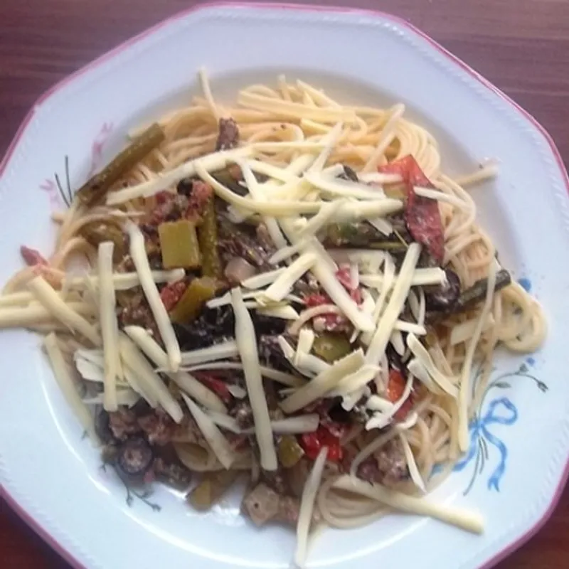 Spagetti baconnal és zöldspárgával