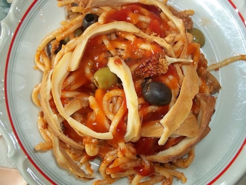 Milánói spagetti olívabogyóval