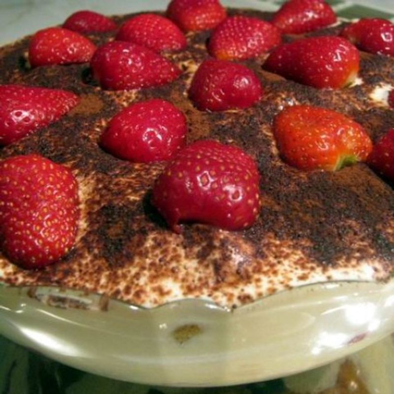 Epres tiramisu rummal