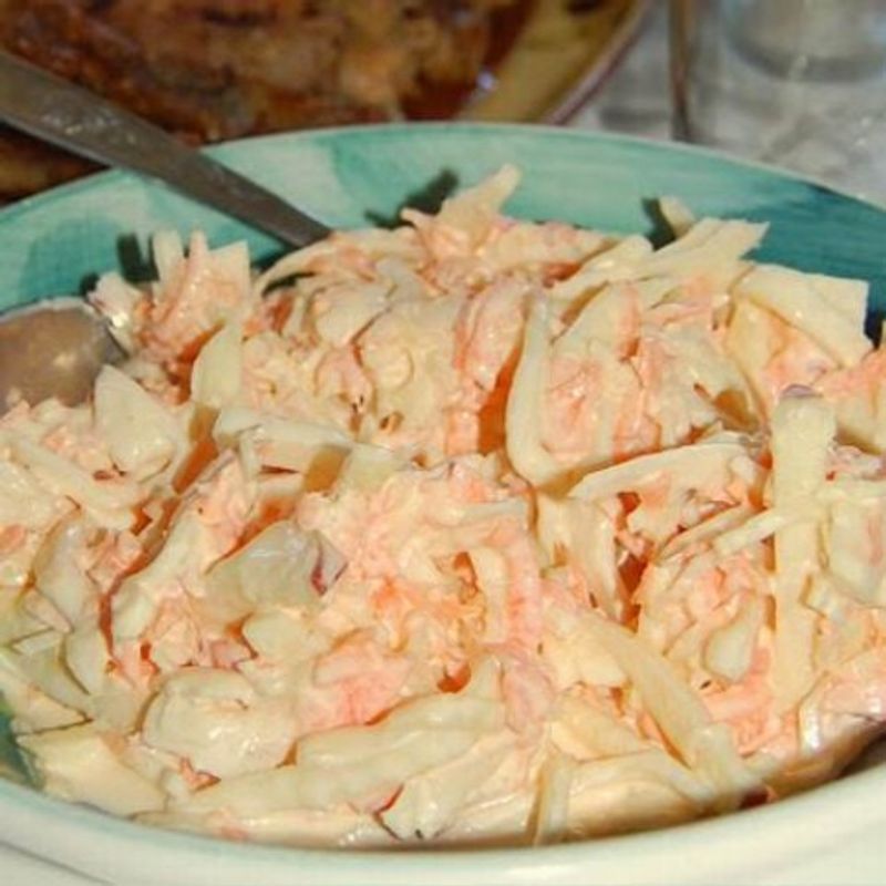 Coleslaw (káposztasaláta) almával