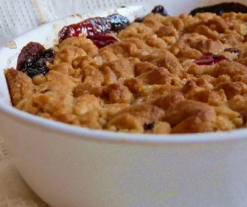 Szilvás morzsasüti (crumble)