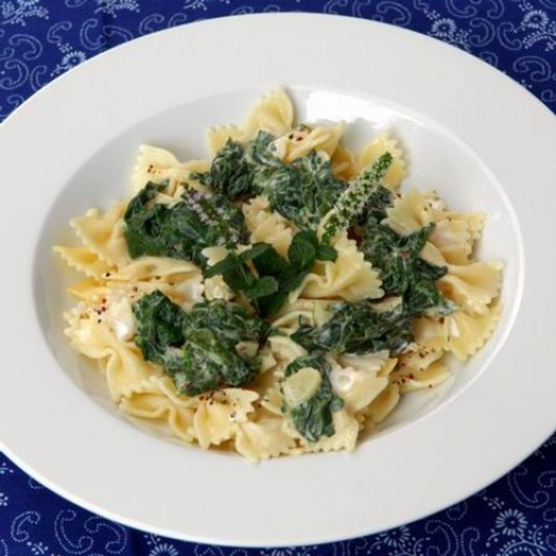 Parajos farfalle mozzarellával