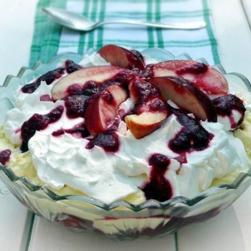 Peche melba (trifle)