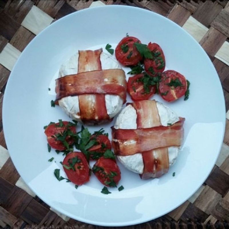 Baconben sült camembert - gluténmentes