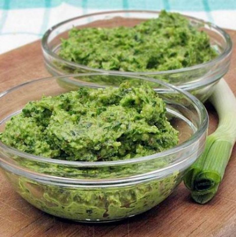 Újhagyma-pesto