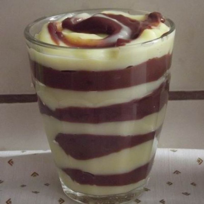 Tigriscsíkos puding-desszert