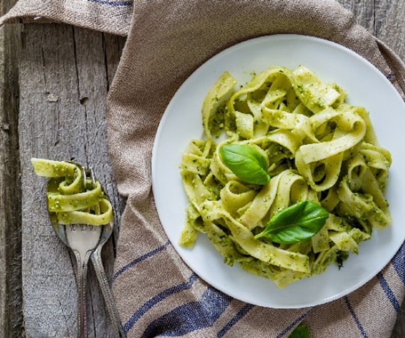 Tagliatelle al pesto