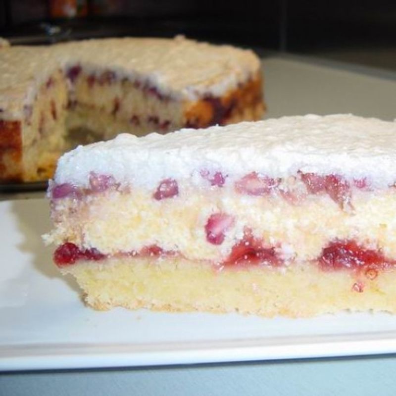 Gránátalmás-túrós-kókuszhabos torta