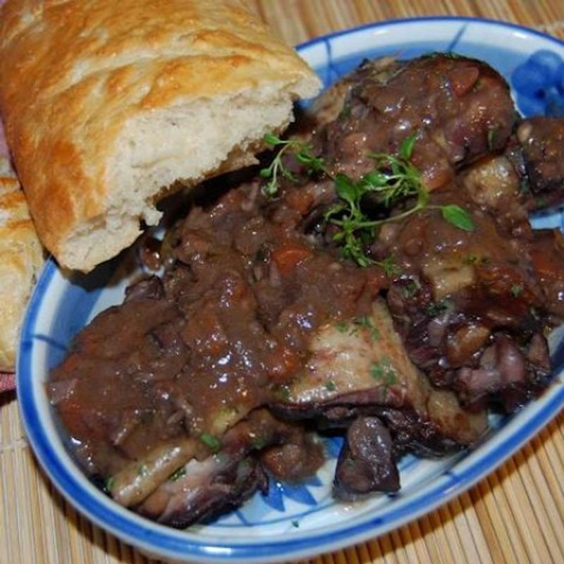 Vörösboros csirke (coq au vin egyszerűbben)