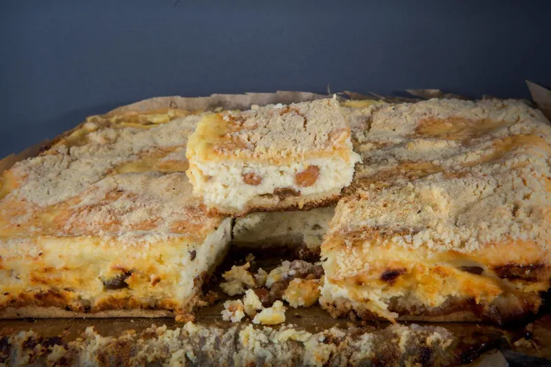 Omlós túrós pite