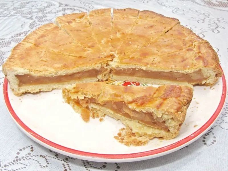 Almás pite pudinggal készítve