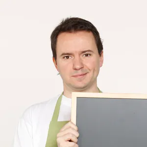 KIRSCH ANDRÁS szerző profilképe