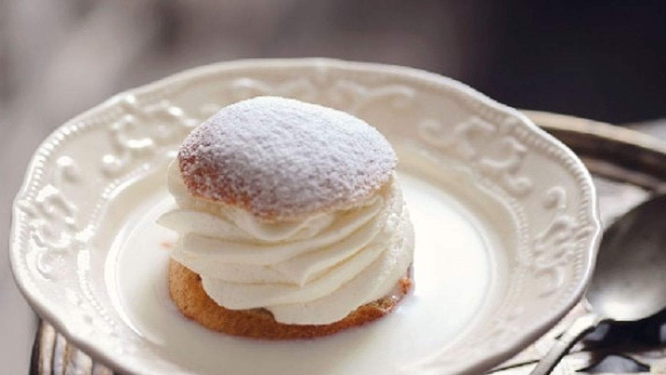 Semla - svéd marcipános-tejszínes desszert recept