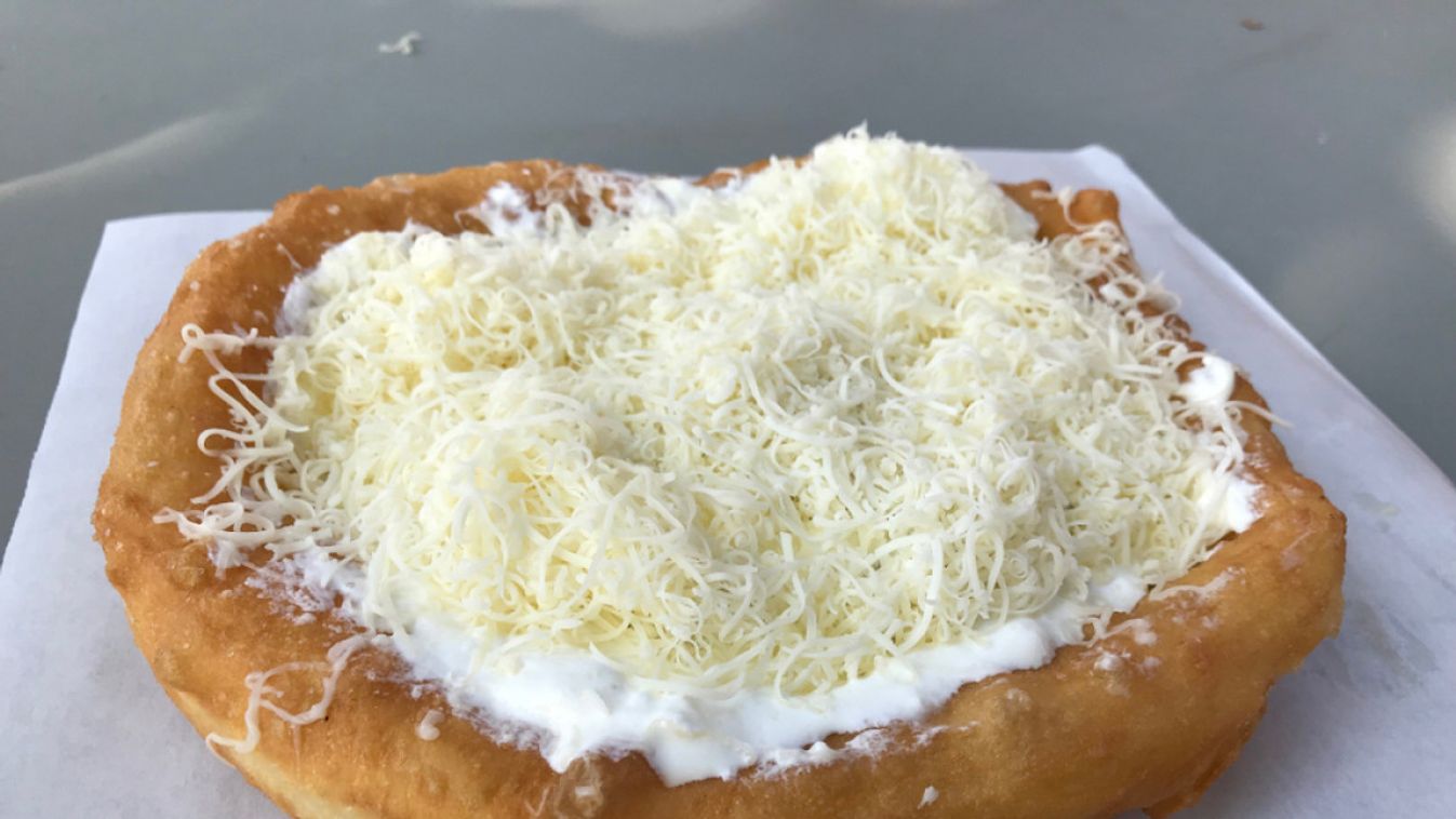 14 isteni lángos recept az alap strandostól a káposztával töltöttig