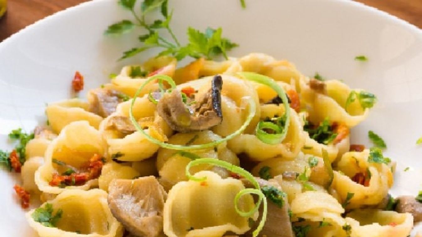 Orecchiette gombával