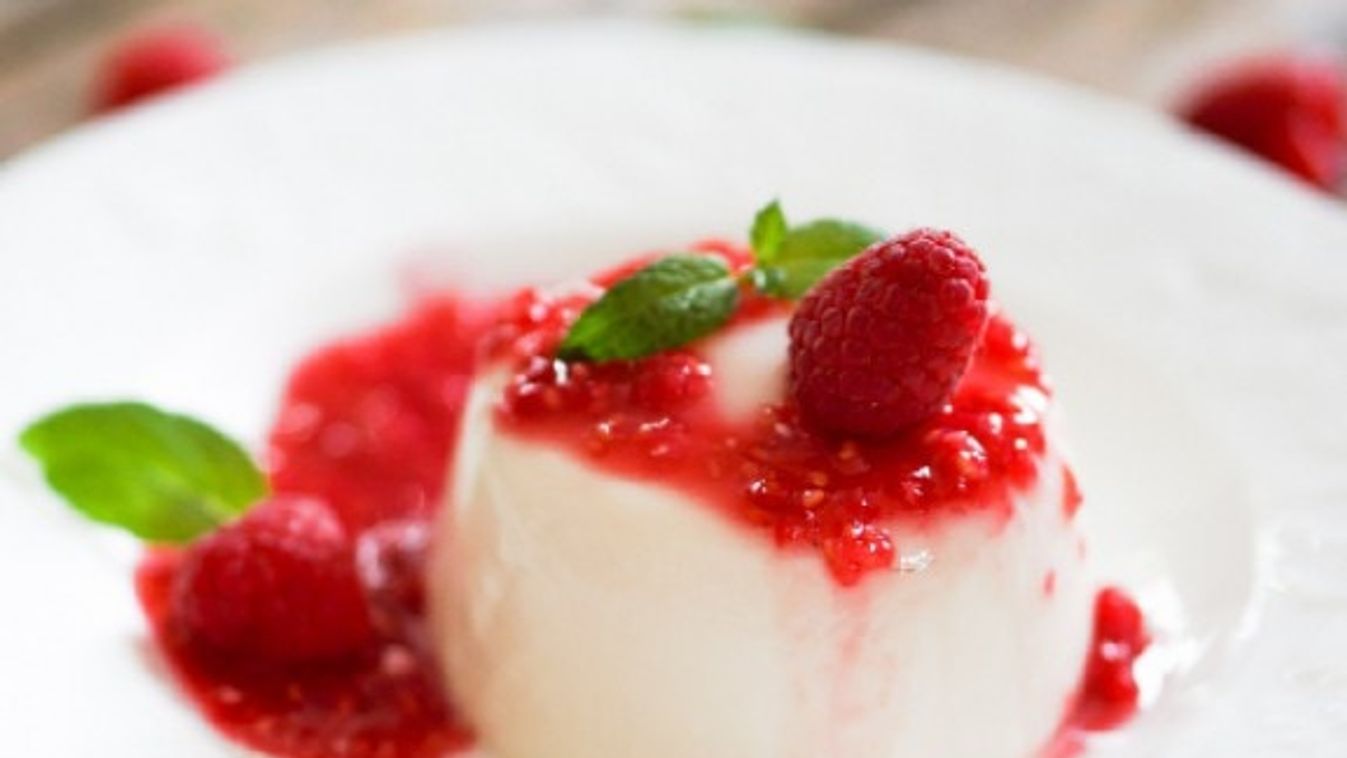 Panna cotta málnával