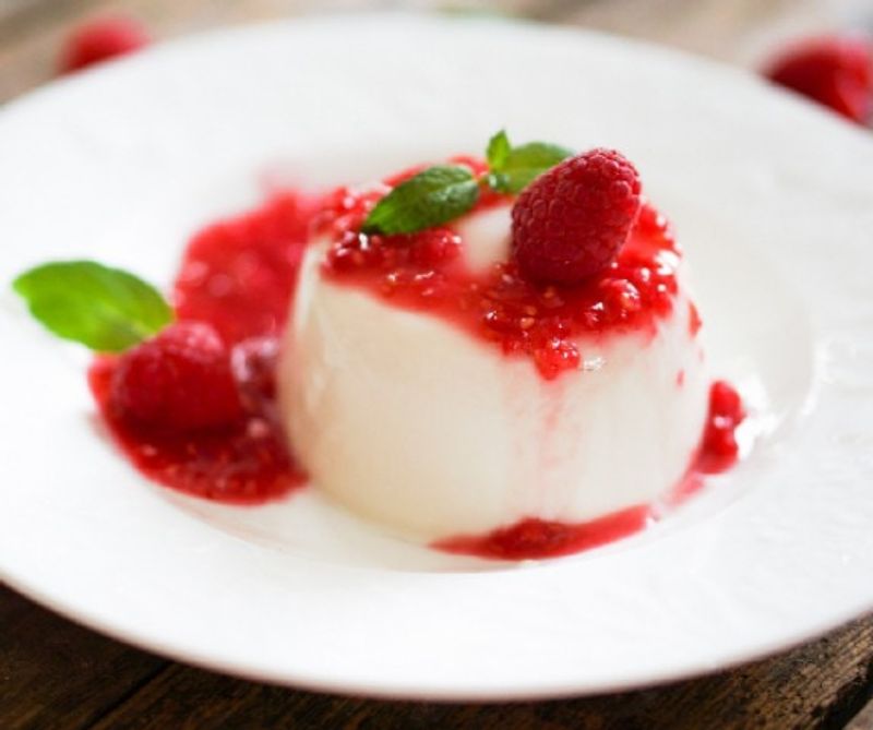 Panna cotta málnával