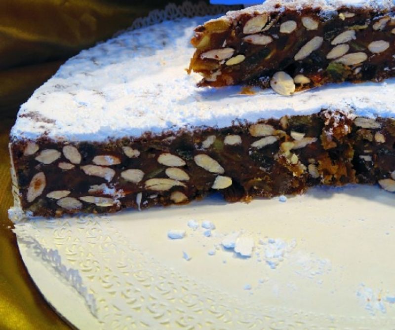 Fűszeres-mandulás keksztorta (Panforte di Siena)