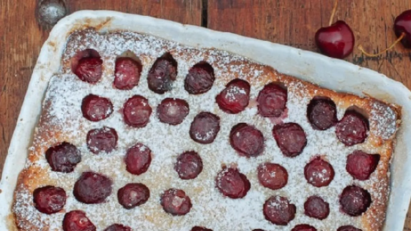 Cseresznyés clafoutis tejfölösen recept