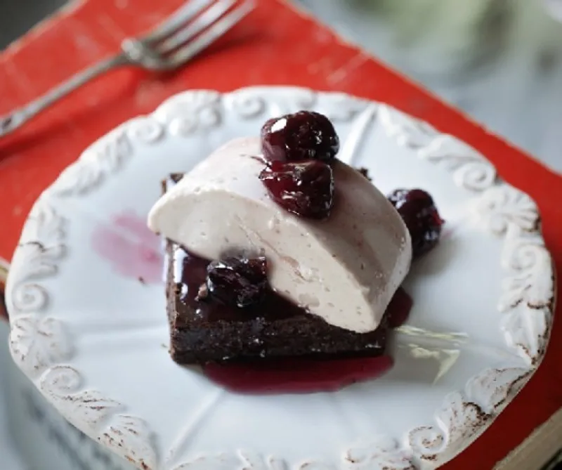 Cseresznyés brownie panna cottával