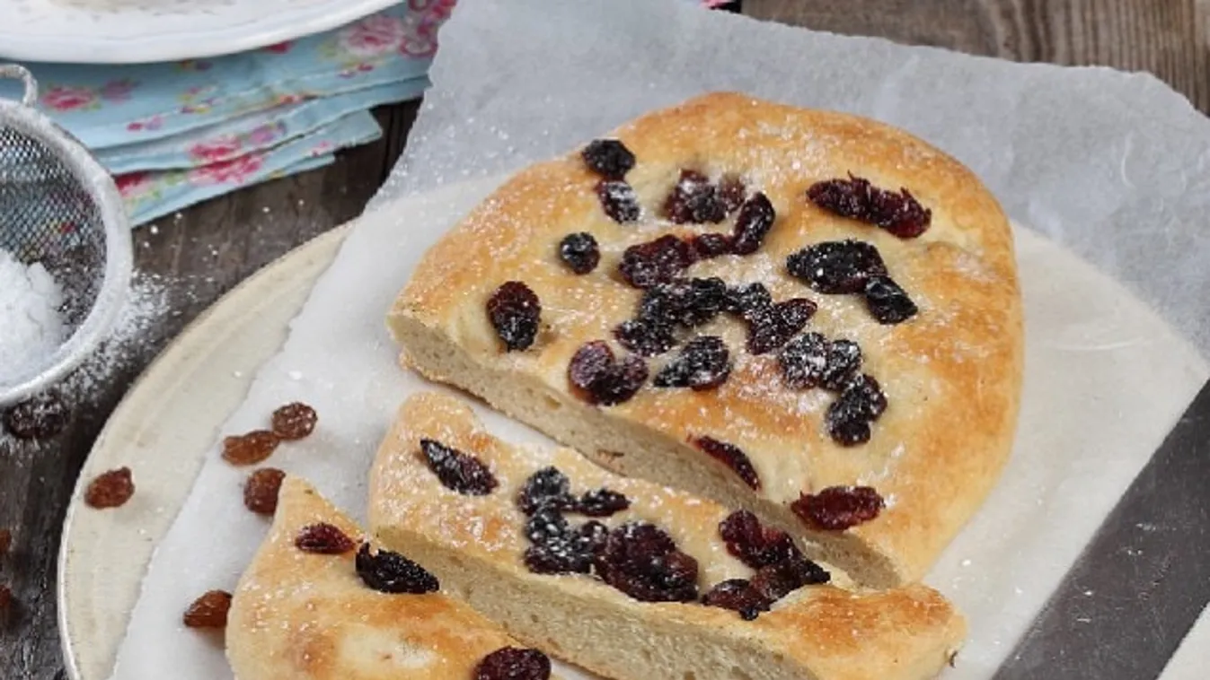 Aszalt gyümölcsös focaccia (tojásmentes)