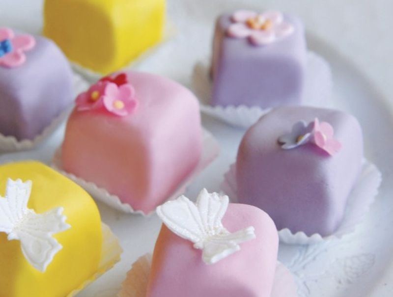  Színes minyonok (Petit fours)