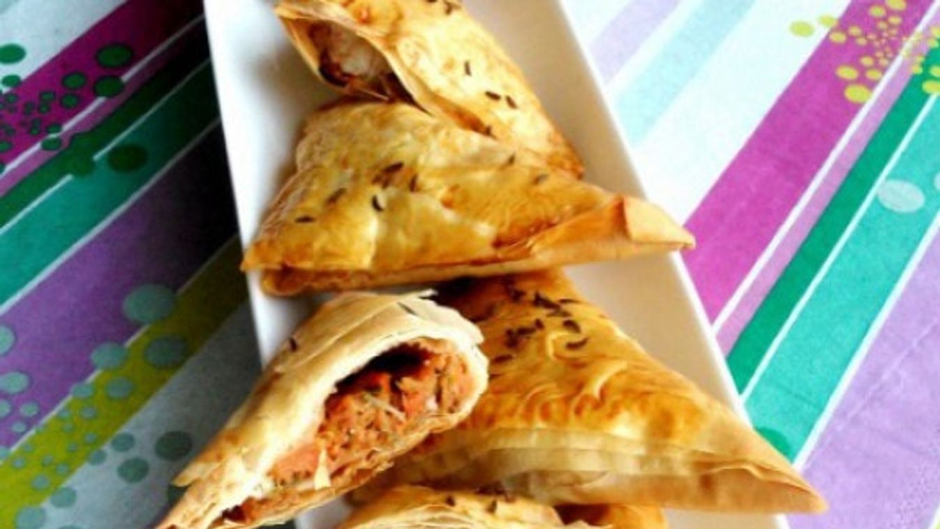 Édesburgonyás rétesbatyu (samosa)