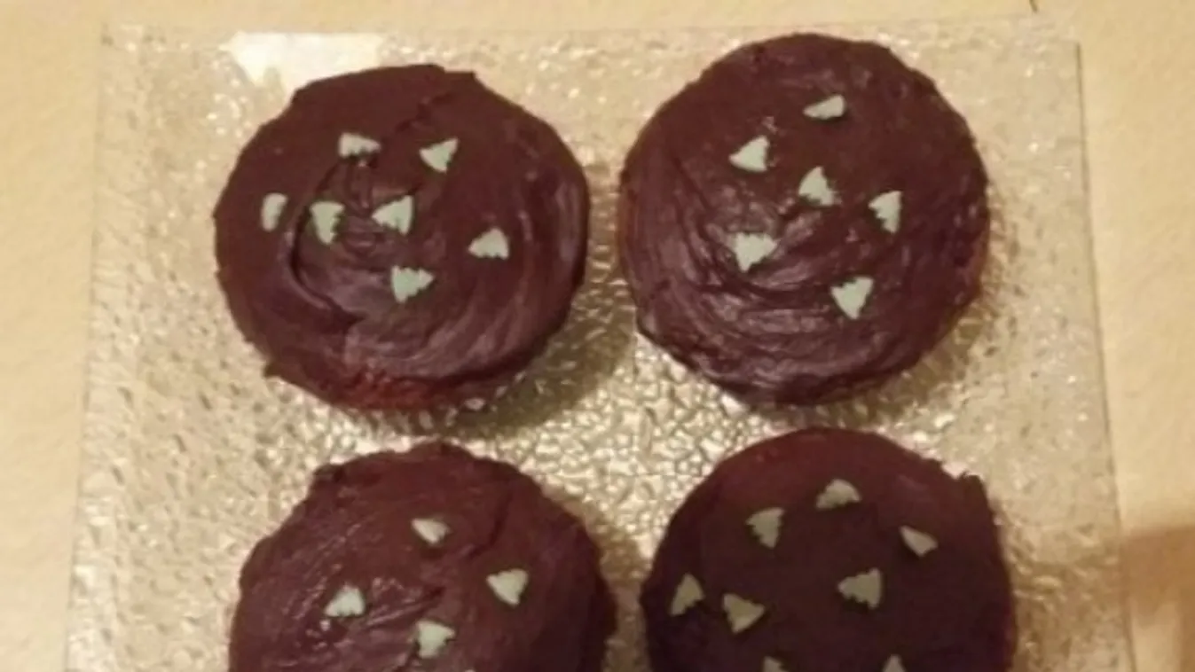 Sacher muffinok