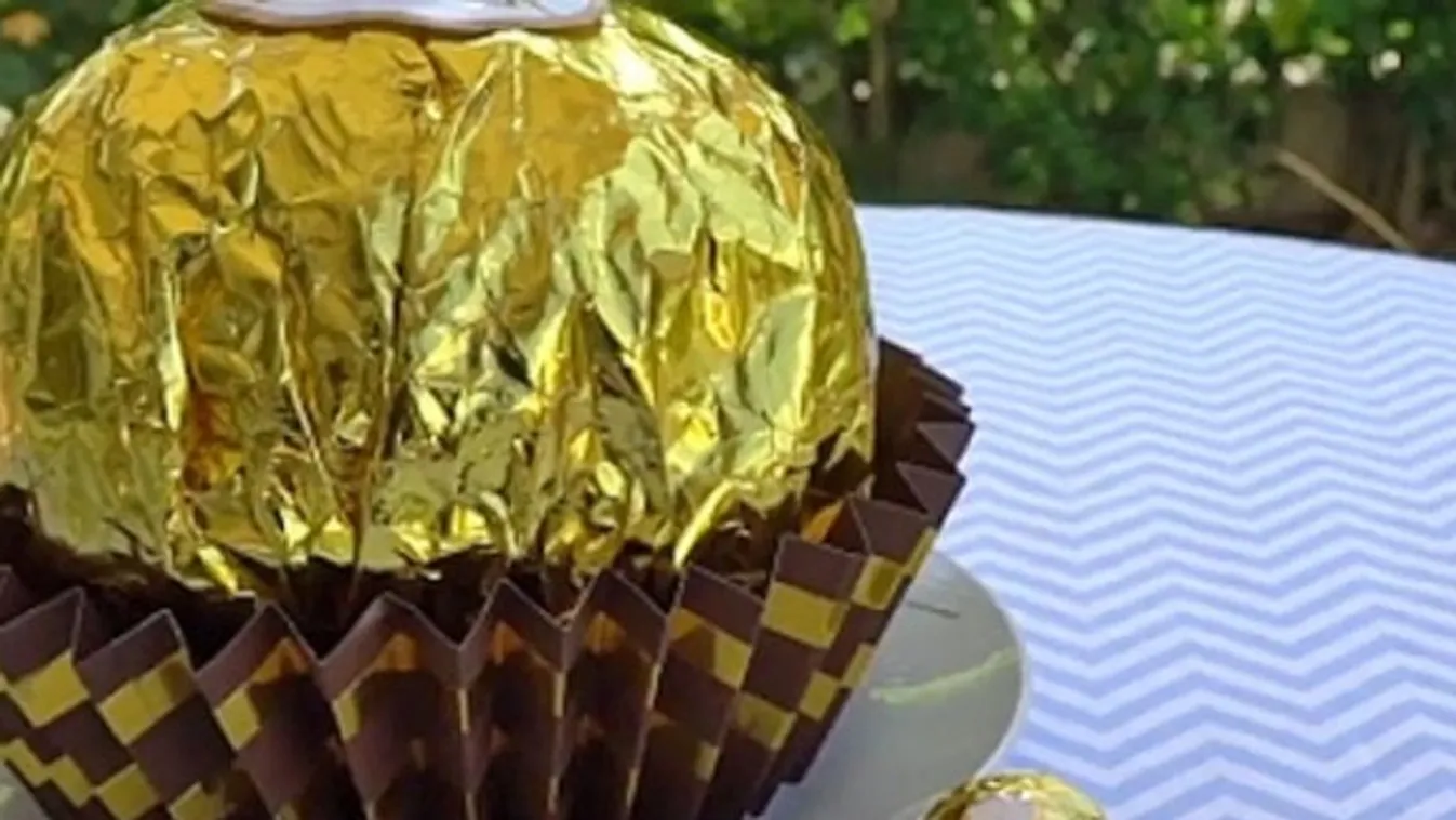 Óriás Ferrero Rocher házilag - ettől mindenkinek tátva marad a szája!