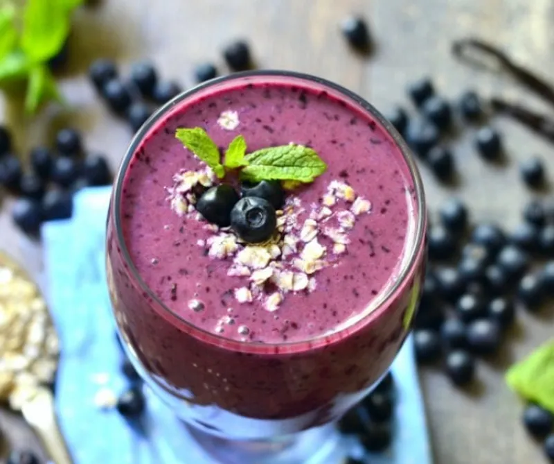 Áfonyás-zabpelyhes smoothie