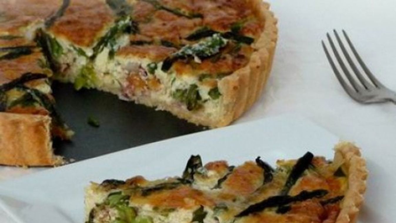 Spárgás-baconös pite (quiche)