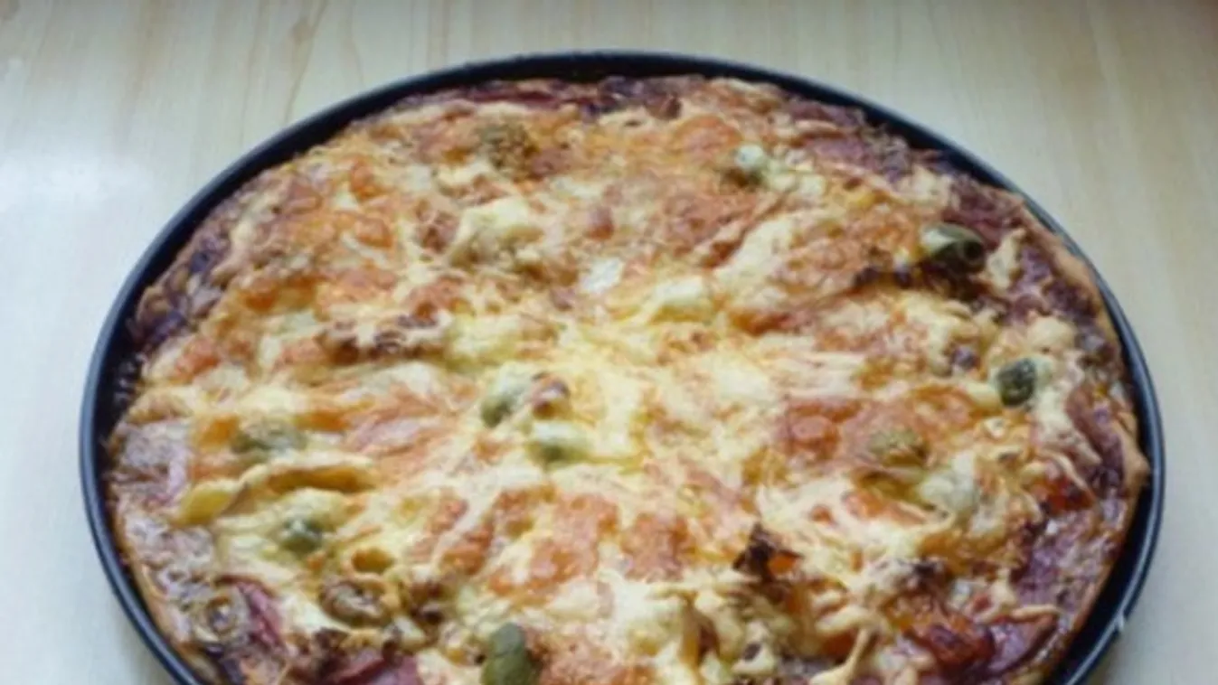 Sonkás pizza házilag recept