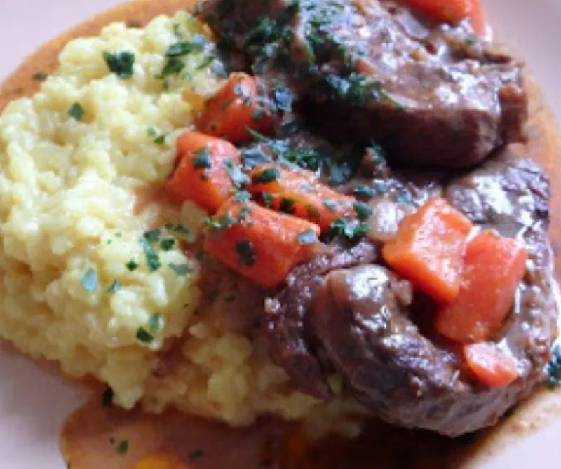 Ossobuco (toszkán csontos borjúlábszár zöldséges raguban)