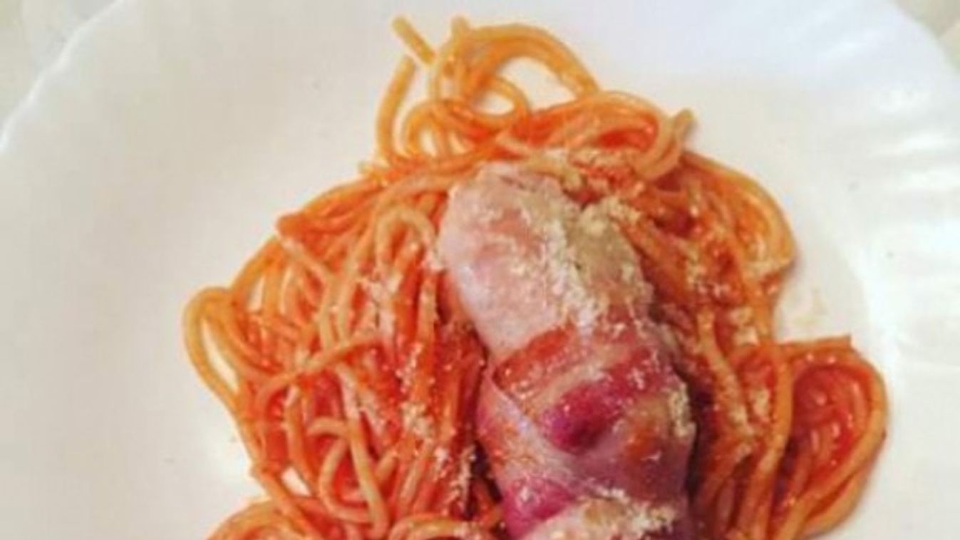 Paradicsomos spagetti mozzarellás csirkével