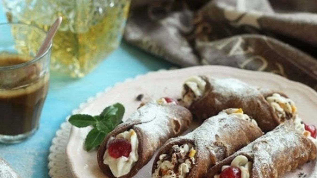 Szicíliai cannolo (töltött tésztarolád)